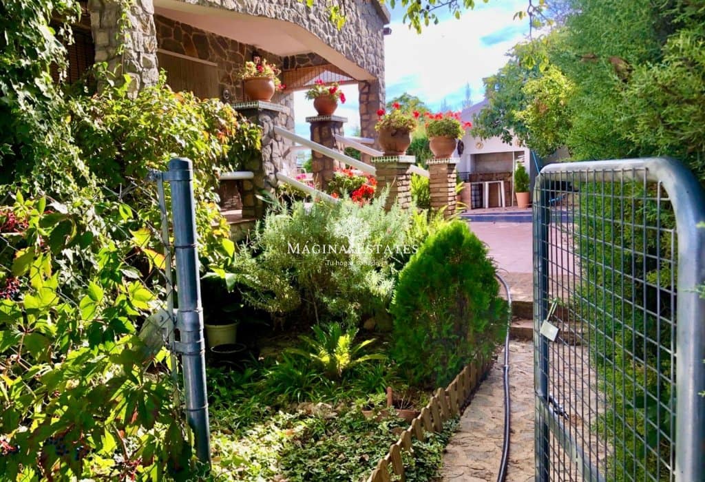 2 bedroom Finca/Country House for sale in Huelma with pool garage - € 158,000 (Ref: 9499816)