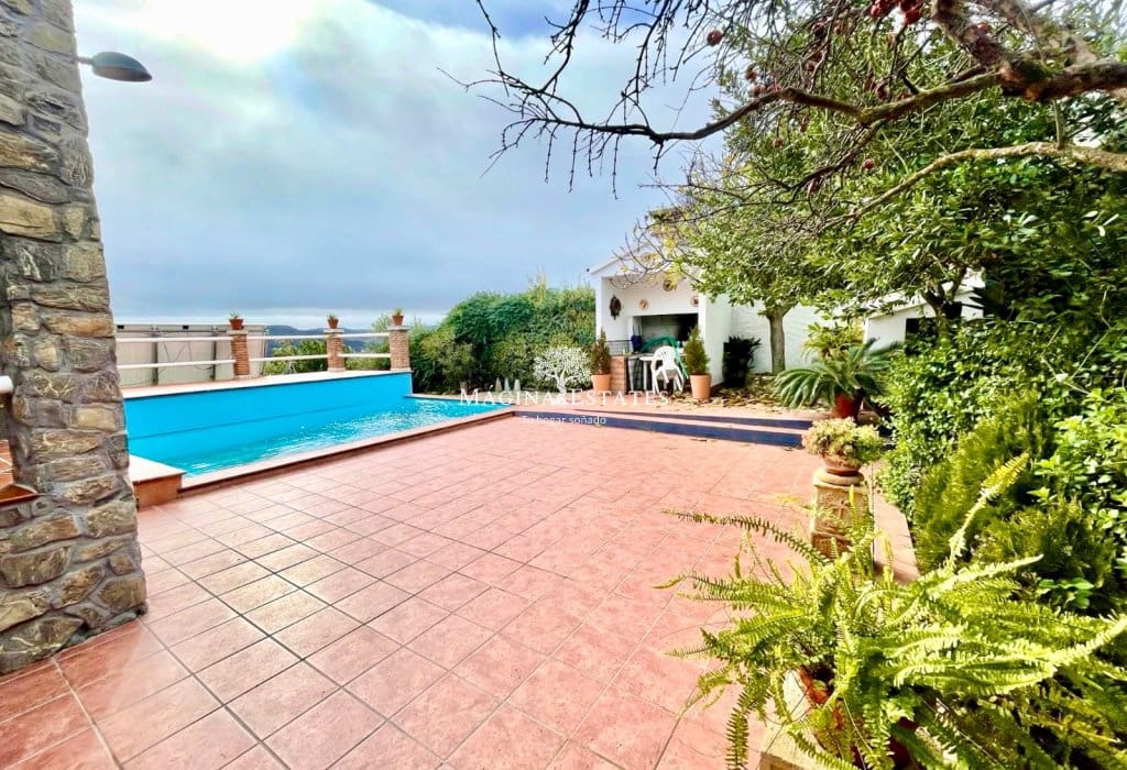 2 bedroom Finca/Country House for sale in Huelma with pool garage - € 158,000 (Ref: 9499816)