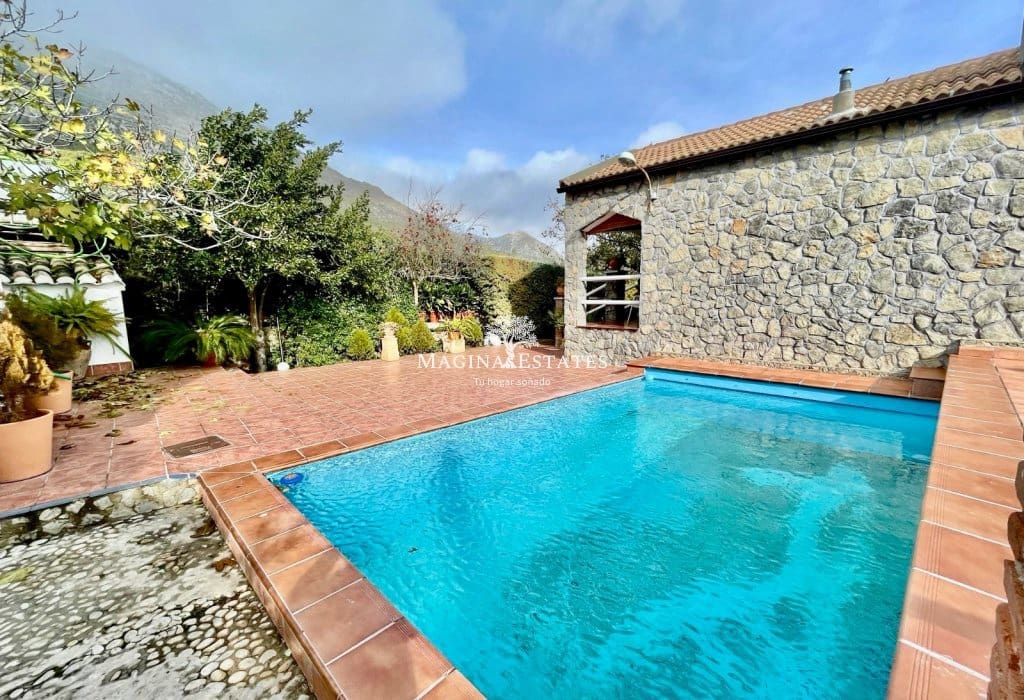 2 bedroom Finca/Country House for sale in Huelma with pool garage - € 158,000 (Ref: 9499816)