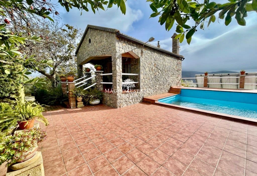 2 bedroom Finca/Country House for sale in Huelma with pool garage - € 158,000 (Ref: 9499816)