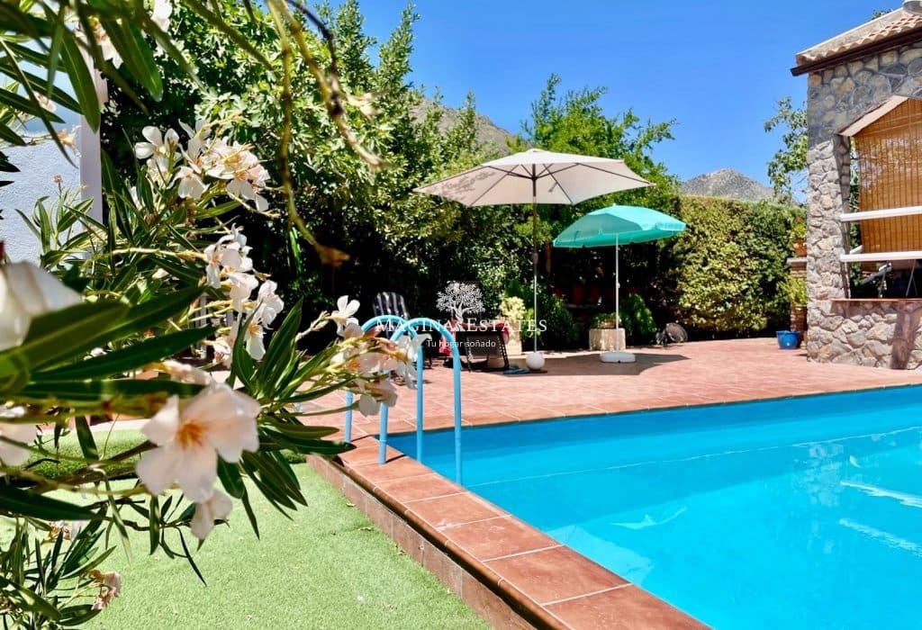 2 bedroom Finca/Country House for sale in Huelma with pool garage - € 158,000 (Ref: 9499816)