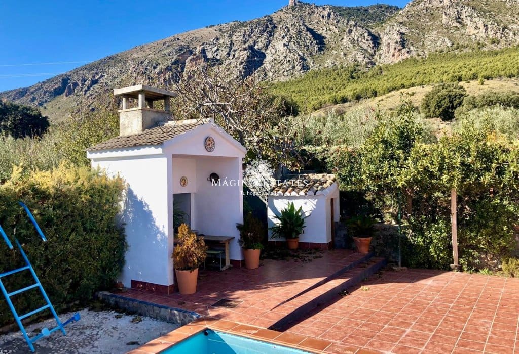 2 bedroom Finca/Country House for sale in Huelma with pool garage - € 158,000 (Ref: 9499816)
