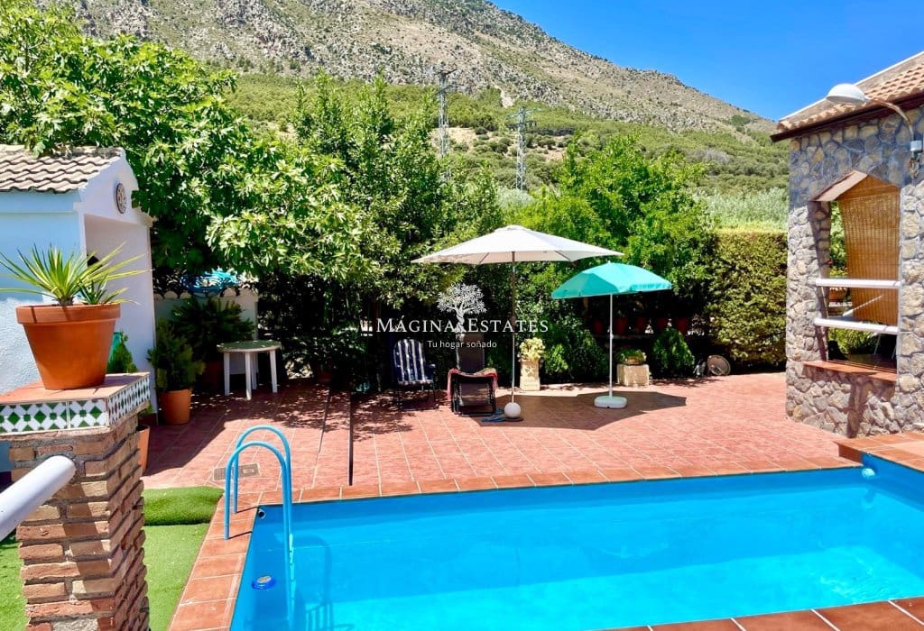 2 bedroom Finca/Country House for sale in Huelma with pool garage - € 158,000 (Ref: 9499816)