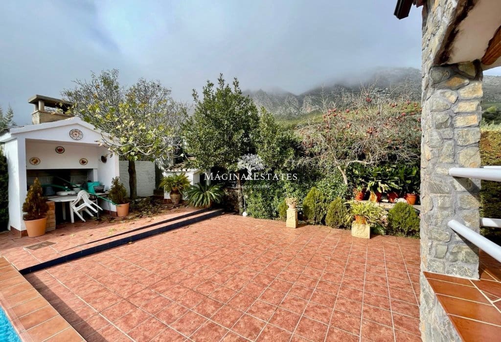 2 bedroom Finca/Country House for sale in Huelma with pool garage - € 158,000 (Ref: 9499816)