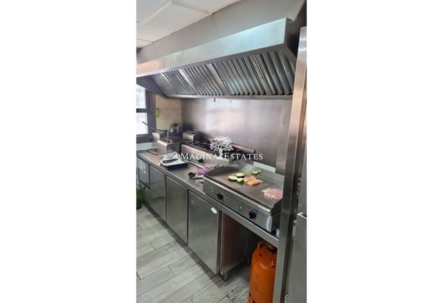 Local Commercial à vendre à Playa de los Boliches, Fuengirola - 190 000 € (Ref: 9761306)