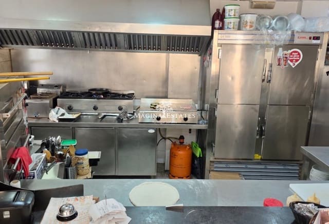 Local Commercial à vendre à Playa de los Boliches, Fuengirola - 190 000 € (Ref: 9761306)