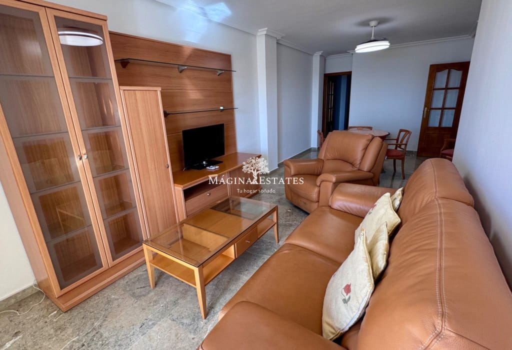 Piso de 3 habitaciones en Fuengirola en alquiler con piscina garaje - 1.700 € (Ref: 9902137)