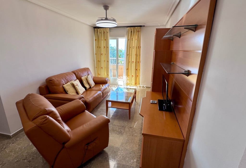 Piso de 3 habitaciones en Fuengirola en alquiler con piscina garaje - 1.700 € (Ref: 9902137)