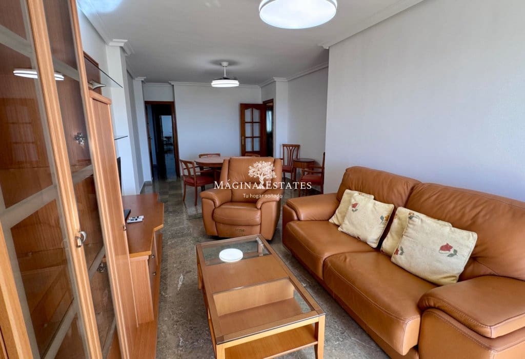 Piso de 3 habitaciones en Fuengirola en alquiler con piscina garaje - 1.700 € (Ref: 9902137)