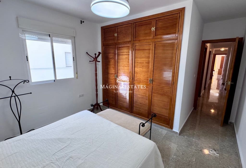 Piso de 3 habitaciones en Fuengirola en alquiler con piscina garaje - 1.700 € (Ref: 9902137)