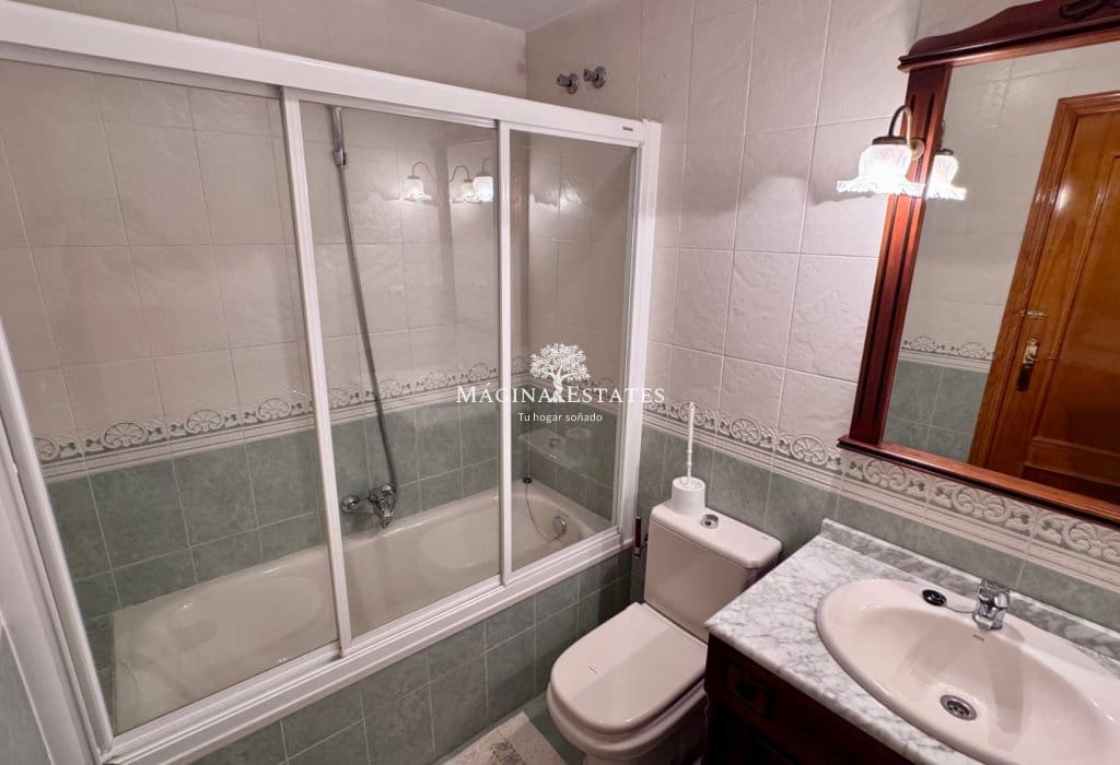 Piso de 3 habitaciones en Fuengirola en alquiler con piscina garaje - 1.700 € (Ref: 9902137)