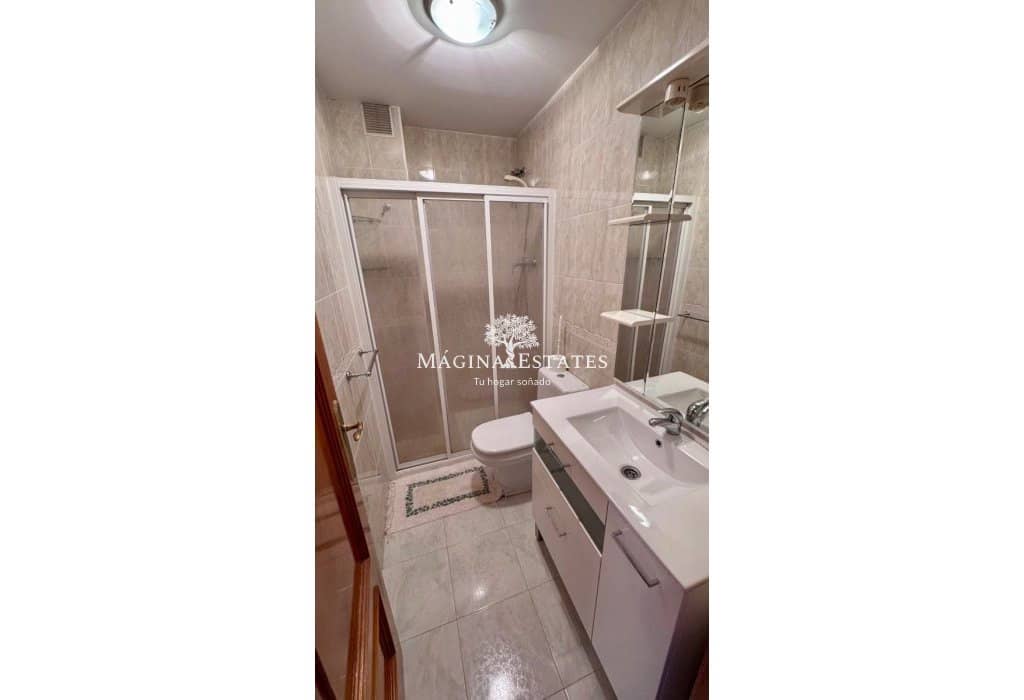Piso de 3 habitaciones en Fuengirola en alquiler con piscina garaje - 1.700 € (Ref: 9902137)