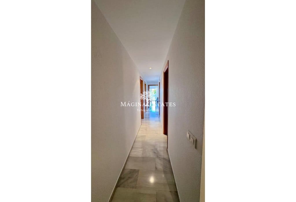 3 makuuhuone Ranta-asunto vuokrattavana paikassa Fuengirola mukana uima-altaan - 1 800 € (Ref: 9934848)