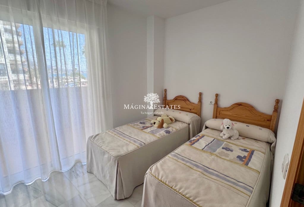 3 makuuhuone Ranta-asunto vuokrattavana paikassa Fuengirola mukana uima-altaan - 1 800 € (Ref: 9934848)