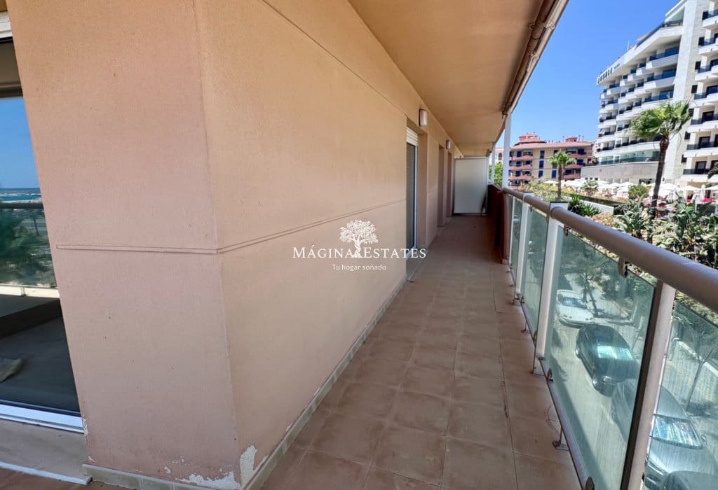 3 makuuhuone Ranta-asunto vuokrattavana paikassa Fuengirola mukana uima-altaan - 1 800 € (Ref: 9934848)