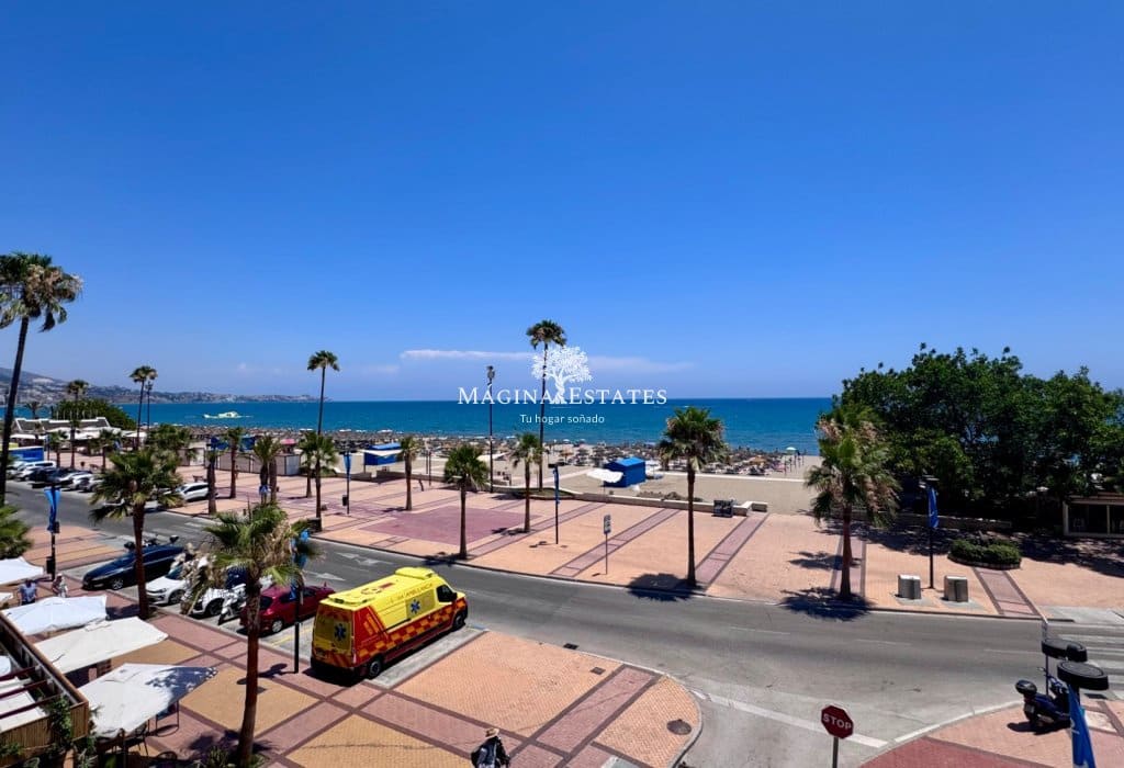 3 makuuhuone Ranta-asunto vuokrattavana paikassa Fuengirola mukana uima-altaan - 1 800 € (Ref: 9934848)