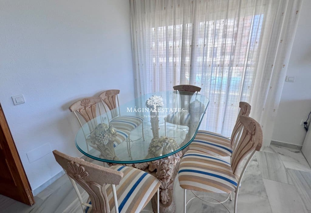 3 makuuhuone Ranta-asunto vuokrattavana paikassa Fuengirola mukana uima-altaan - 1 800 € (Ref: 9934848)