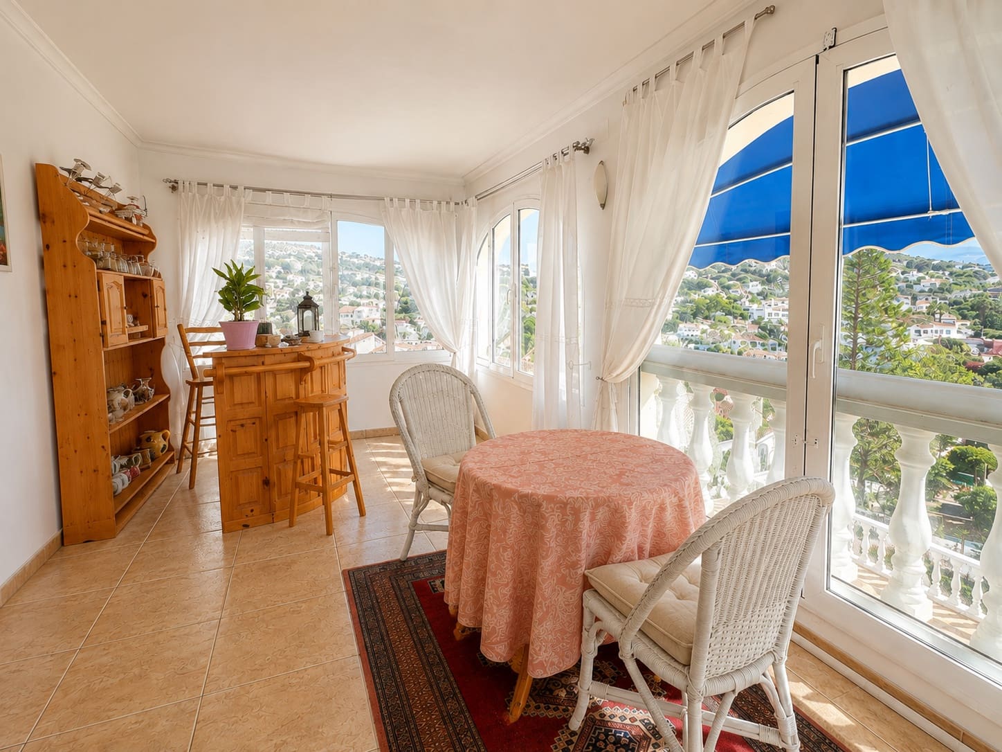 4 soveværelse Villa til salg i Benissa med swimmingpool garage - € 685.000 (Ref: 10010320)