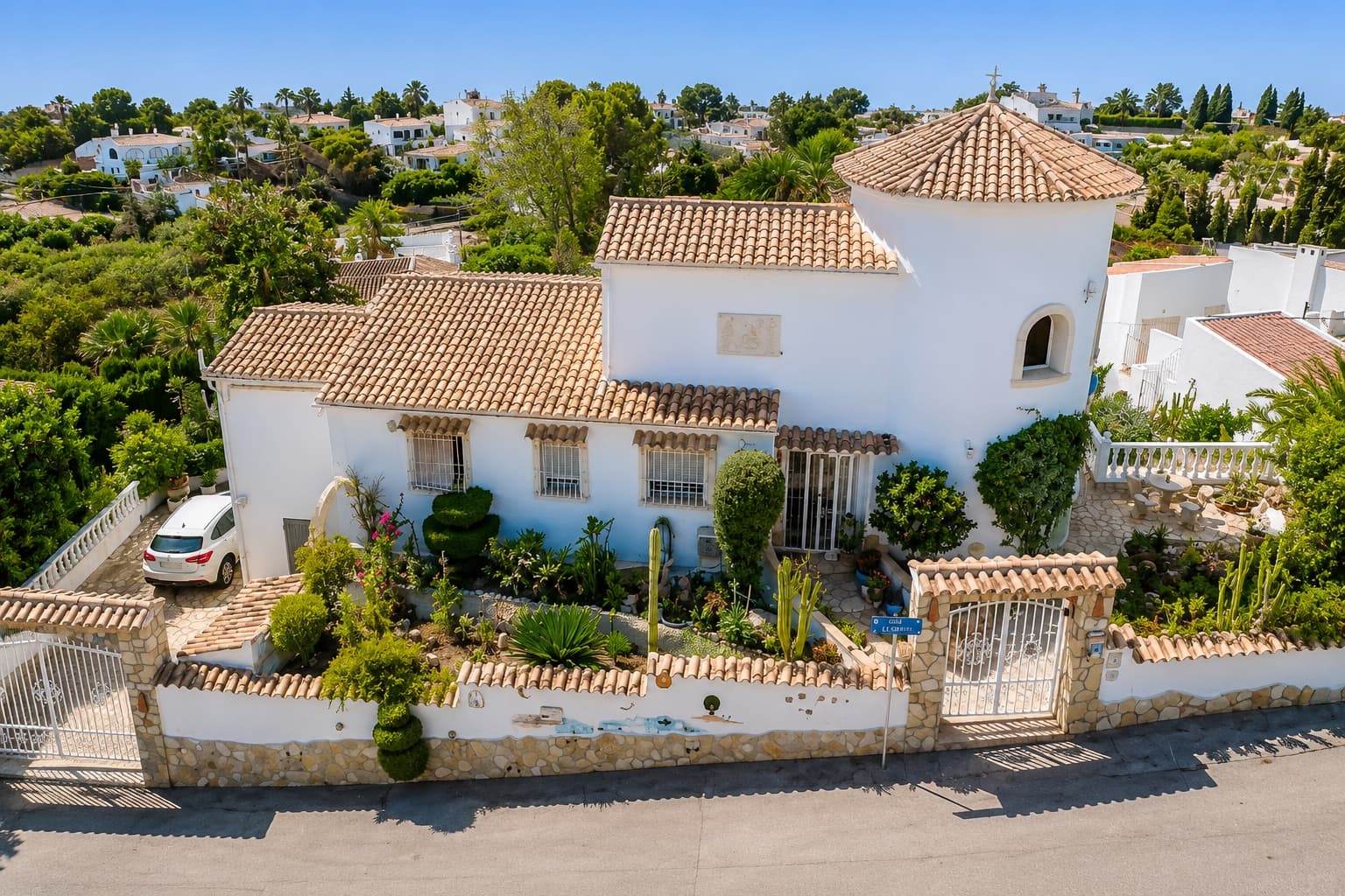 4 soveværelse Villa til salg i Benissa med swimmingpool garage - € 685.000 (Ref: 10010320)