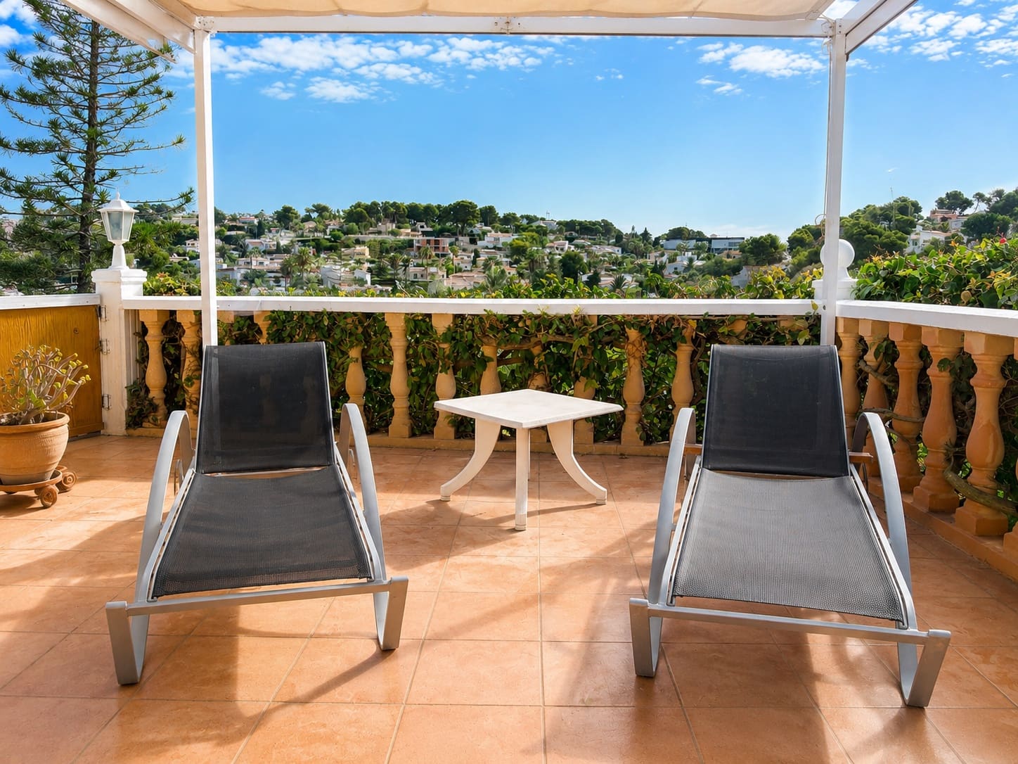 4 soveværelse Villa til salg i Benissa med swimmingpool garage - € 685.000 (Ref: 10010320)