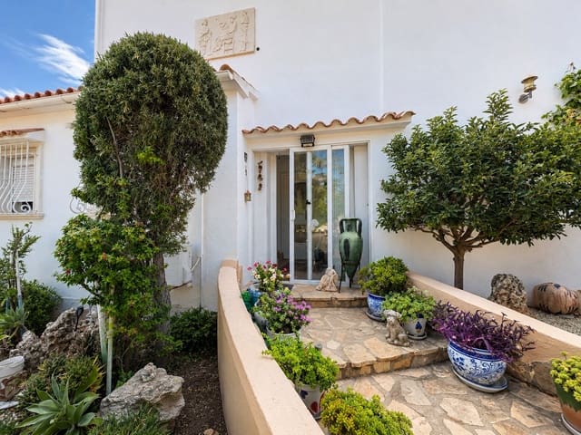 4 soveværelse Villa til salg i Benissa med swimmingpool garage - € 685.000 (Ref: 10010320)