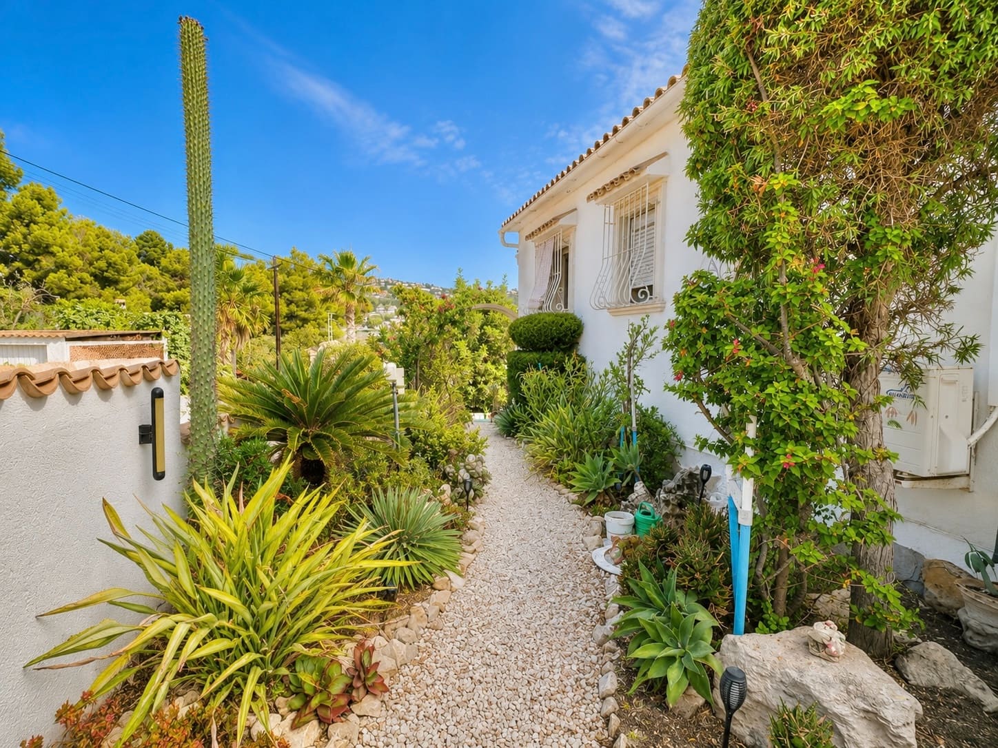4 soveværelse Villa til salg i Benissa med swimmingpool garage - € 685.000 (Ref: 10010320)