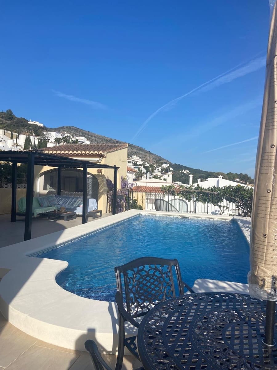 4 quarto Moradia para arrendar em Jalon / Xalo com piscina garagem - 2 000 € (Ref: 10133040)