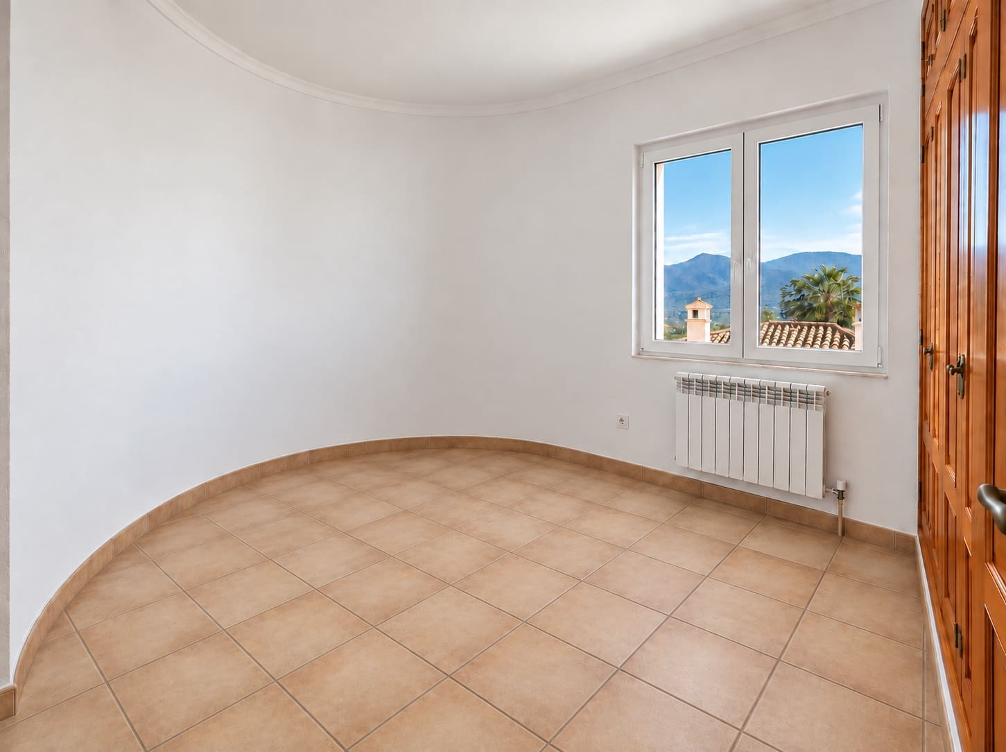 4 quarto Moradia para arrendar em Jalon / Xalo com piscina garagem - 2 000 € (Ref: 10133040)