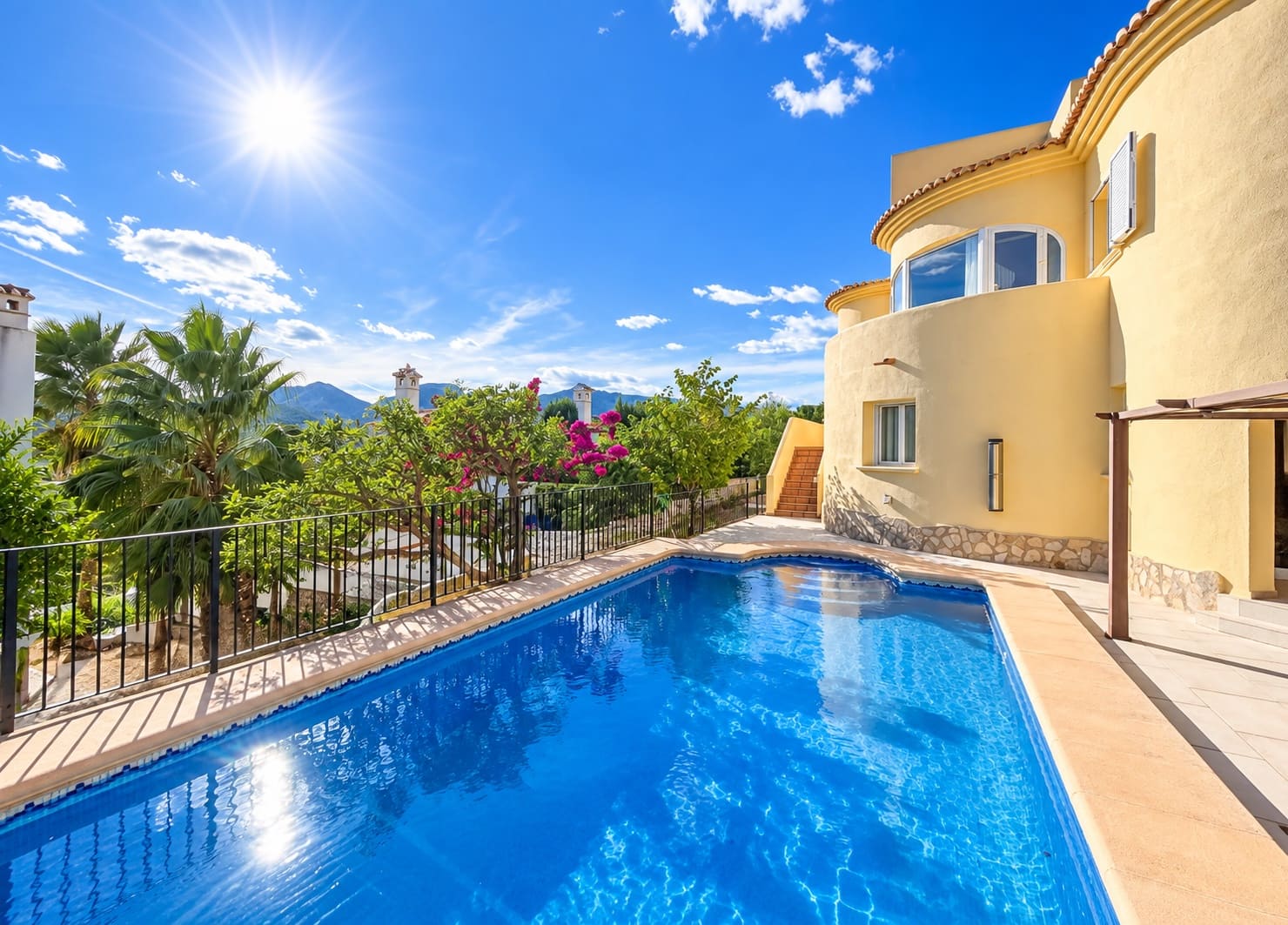 4 quarto Moradia para arrendar em Jalon / Xalo com piscina garagem - 2 000 € (Ref: 10133040)