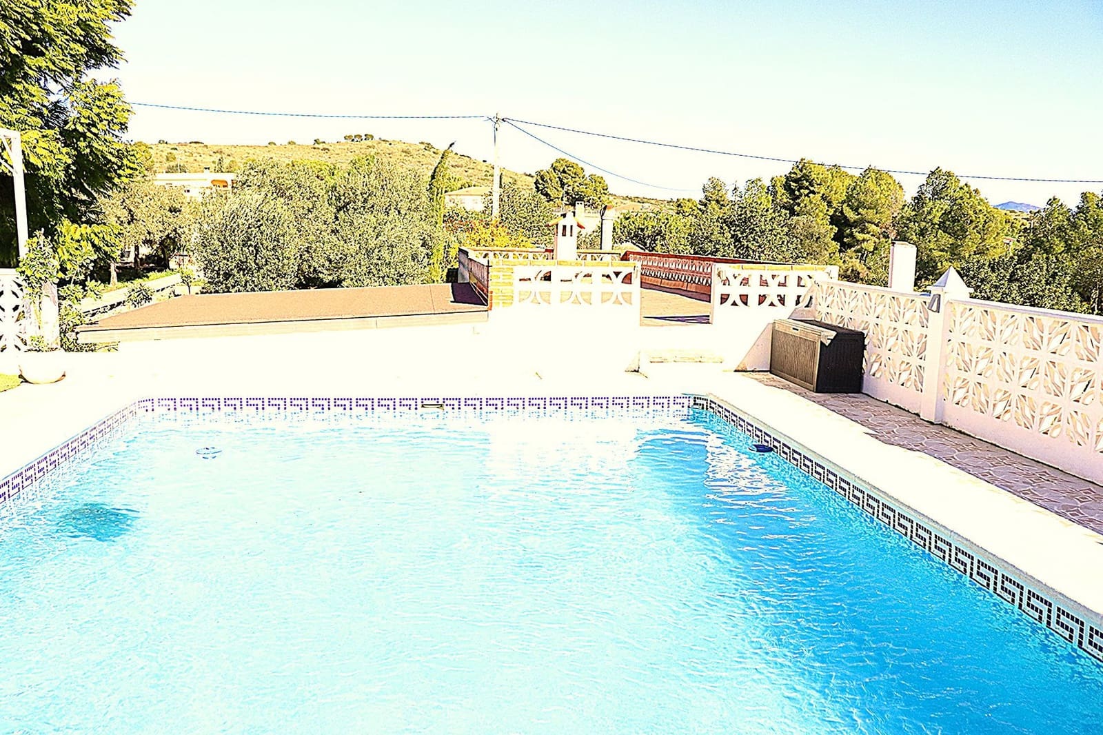 5 slaapkamer Villa te koop in Lliria met zwembad garage - € 280.000 (Ref: 9472278)