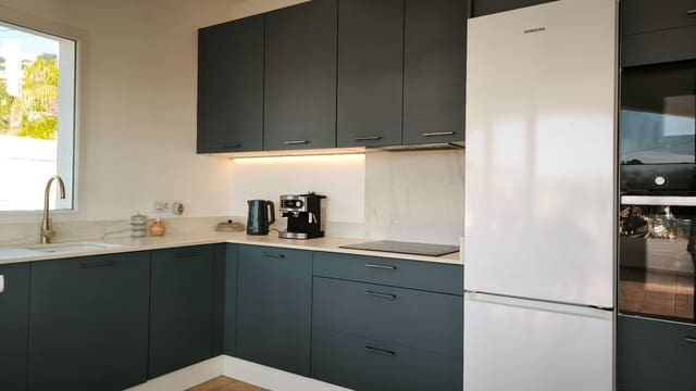 Chalet de 3 habitaciones en Teulada Pueblo, Teulada-Moraira en venta con piscina garaje - 775.000 € (Ref: 9472296)