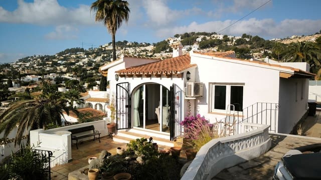 Chalet de 3 habitaciones en Teulada Pueblo, Teulada-Moraira en venta con piscina garaje - 775.000 € (Ref: 9472296)