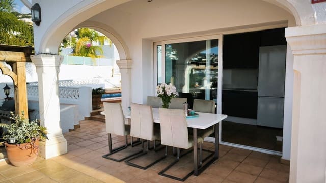 Chalet de 3 habitaciones en Teulada Pueblo, Teulada-Moraira en venta con piscina garaje - 775.000 € (Ref: 9472296)