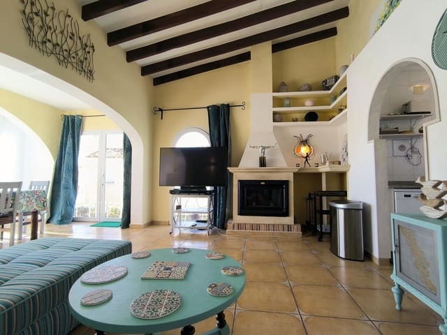 2 slaapkamer Bungalow te koop in Moraira, Teulada-Moraira met zwembad garage - € 299.000 (Ref: 9472297)