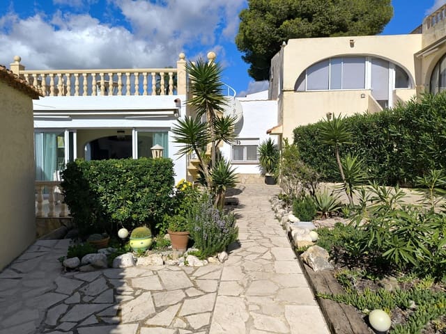 2 slaapkamer Bungalow te koop in Moraira, Teulada-Moraira met zwembad garage - € 299.000 (Ref: 9472297)