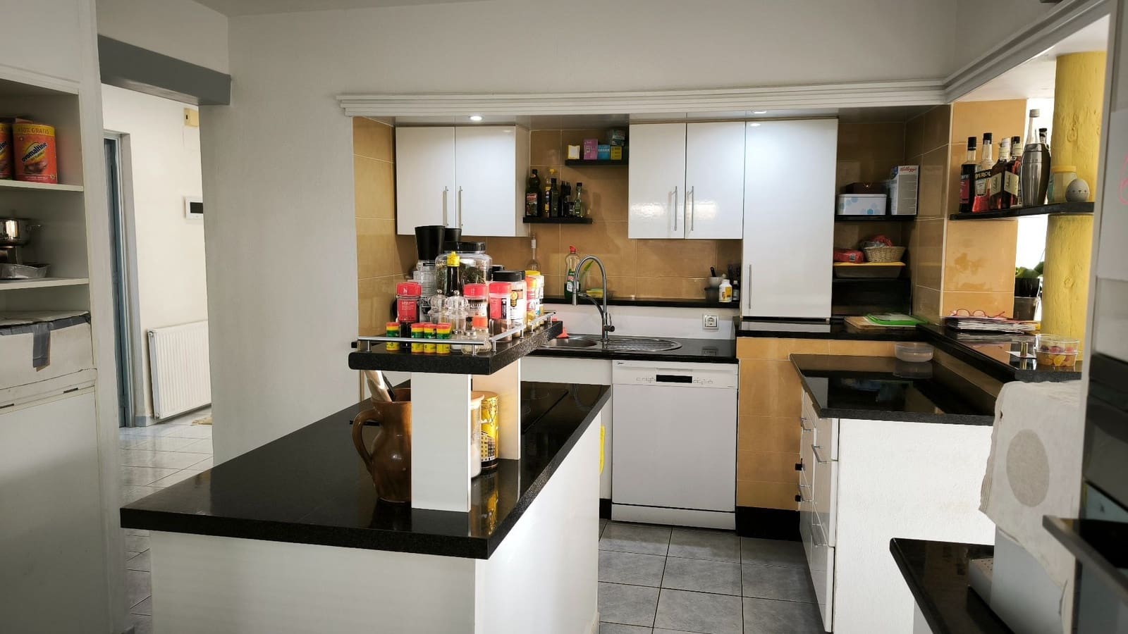 4 soveværelse Villa til salg i Benissa med swimmingpool garage - € 675.000 (Ref: 9472298)