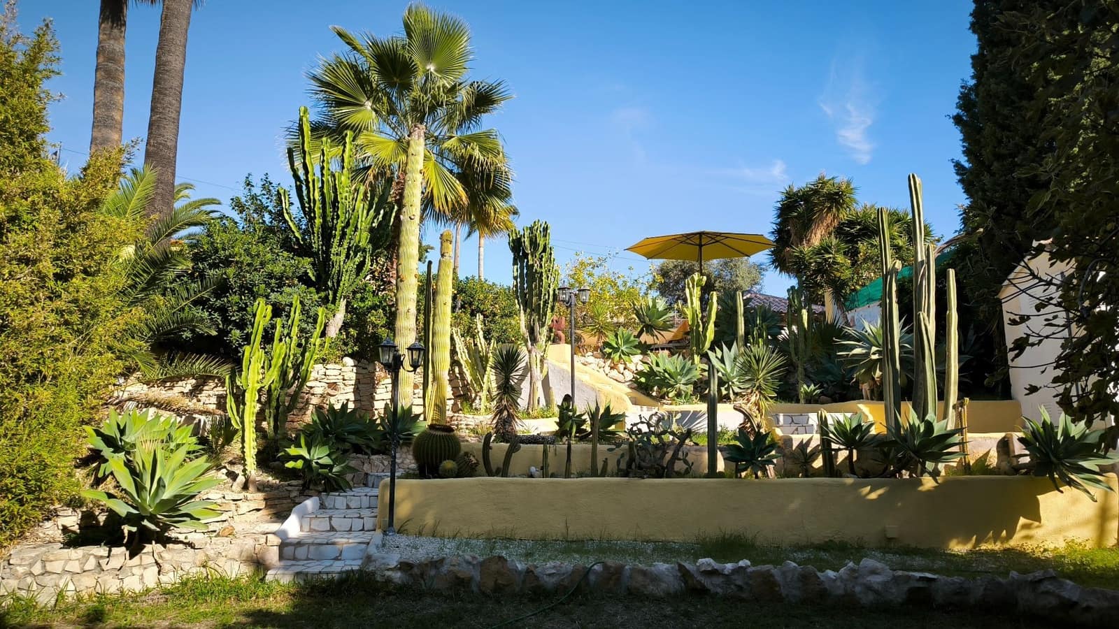 4 soveværelse Villa til salg i Benissa med swimmingpool garage - € 675.000 (Ref: 9472298)