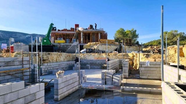 3 slaapkamer Villa te koop in Pedreguer met zwembad garage - € 1.295.000 (Ref: 9472300)