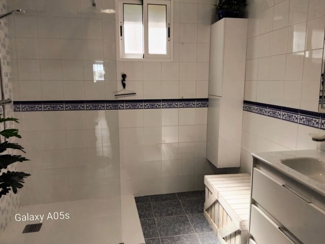 4 bedroom Villa for sale in Montroy with pool garage - € 249,750 (Ref: 9700450)