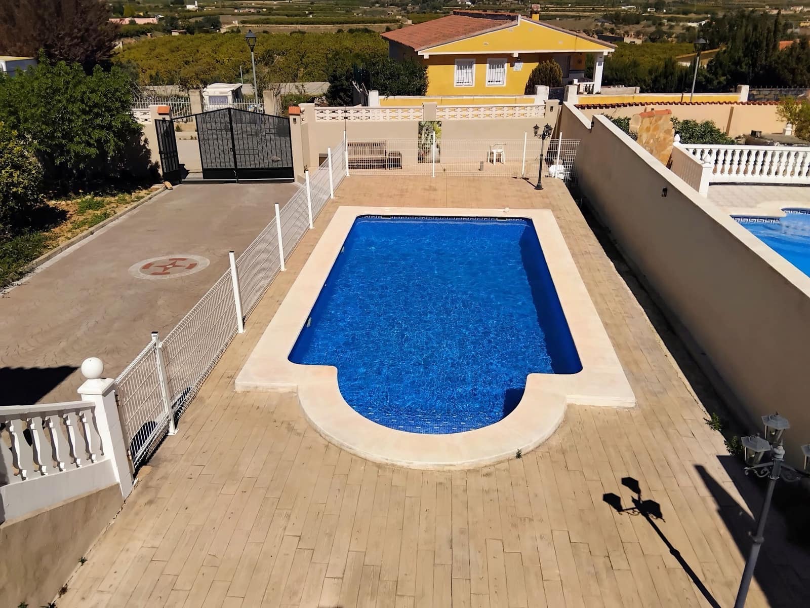 4 bedroom Villa for sale in Montroy with pool garage - € 249,750 (Ref: 9700450)