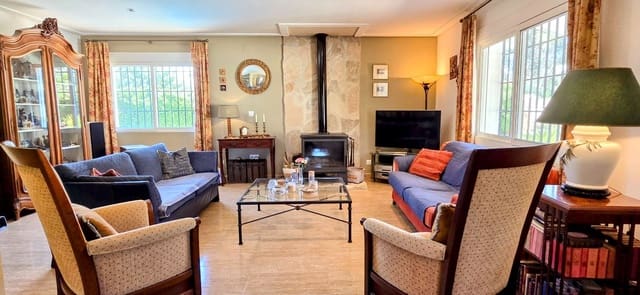 5 soverom Villa til salgs i Turís med svømmebasseng garasje - € 395 000 (Ref: 9814201)