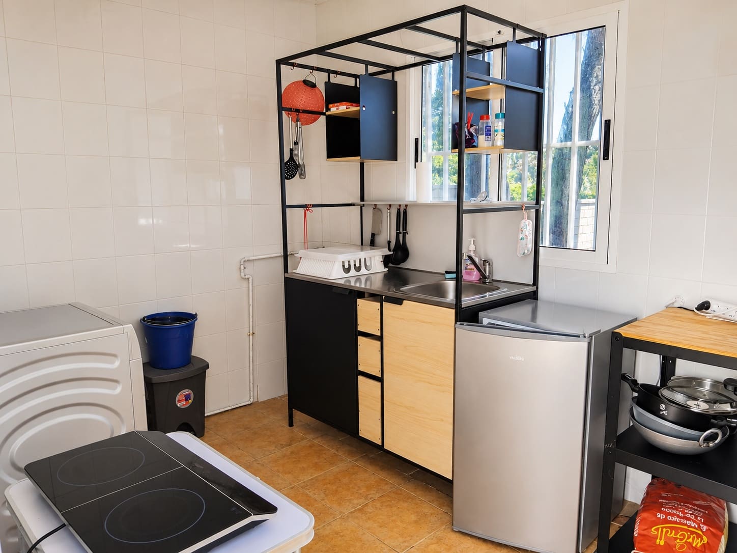 6 bedroom Villa for sale in Alberic with pool garage - € 345,000 (Ref: 9858015)