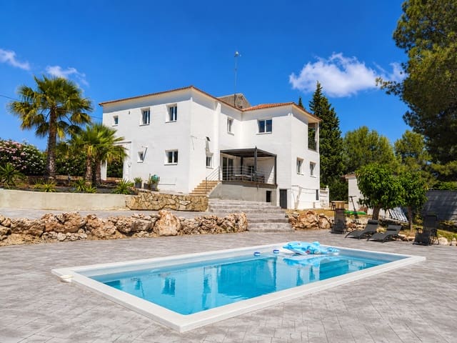 6 Zimmer Villa zu verkaufen in Alberic mit Pool Garage - 345.000 € (Ref: 9858015)