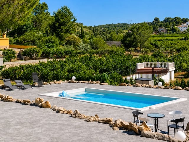 6 Zimmer Villa zu verkaufen in Alberic mit Pool Garage - 345.000 € (Ref: 9858015)