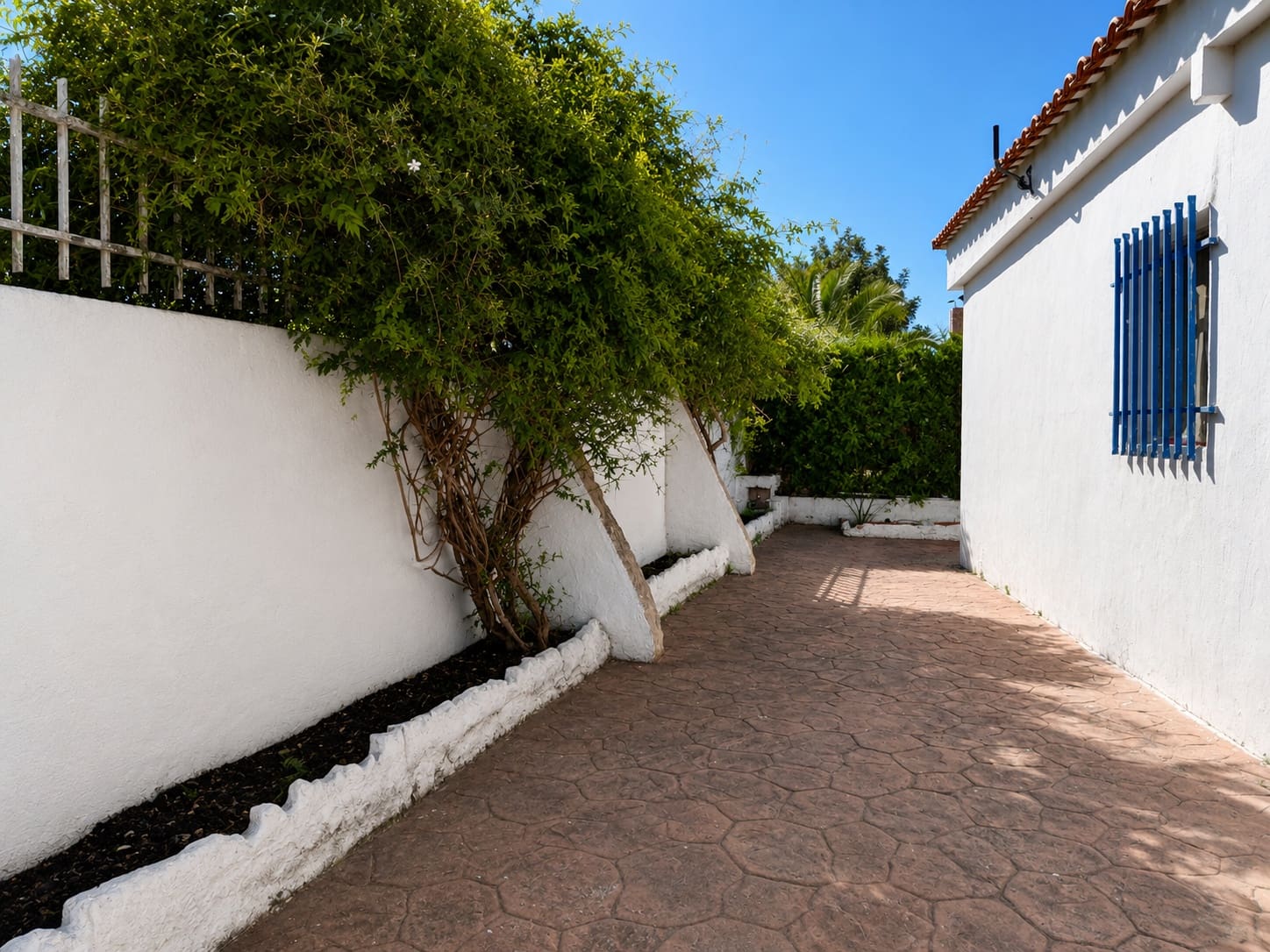 4 soveværelse Villa til salg i Turis med swimmingpool - € 165.000 (Ref: 9858016)