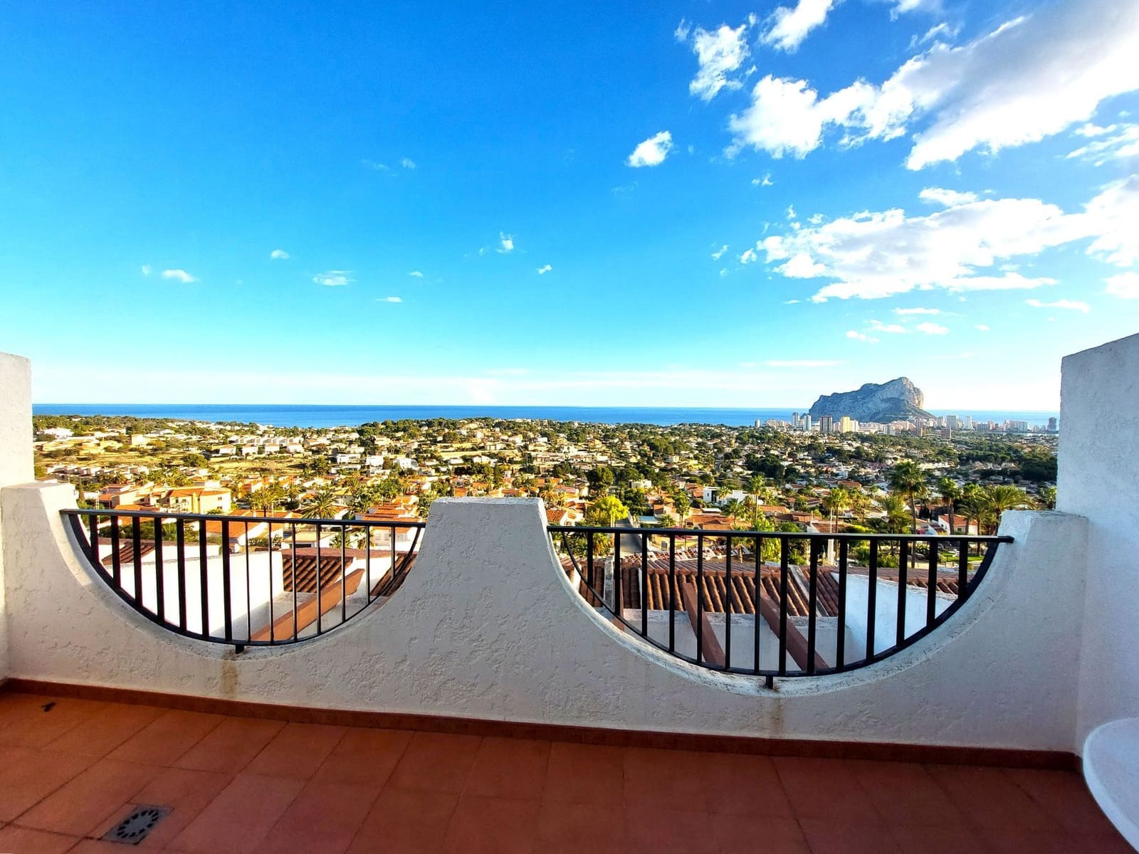 2 makuuhuone Huoneisto myytävänä paikassa Calpe / Calp mukana uima-altaan 
autotalli - 240 000 € (Ref: 9915253)