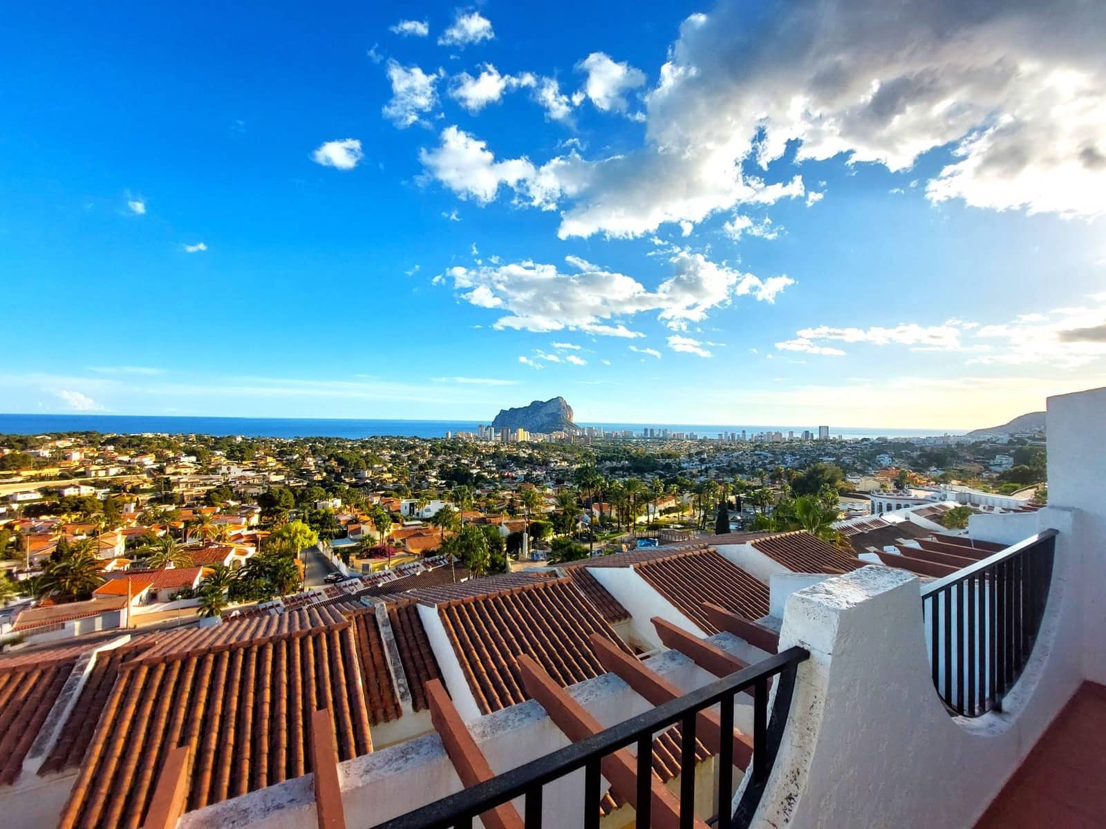 2 makuuhuone Huoneisto myytävänä paikassa Calpe / Calp mukana uima-altaan 
autotalli - 240 000 € (Ref: 9915253)