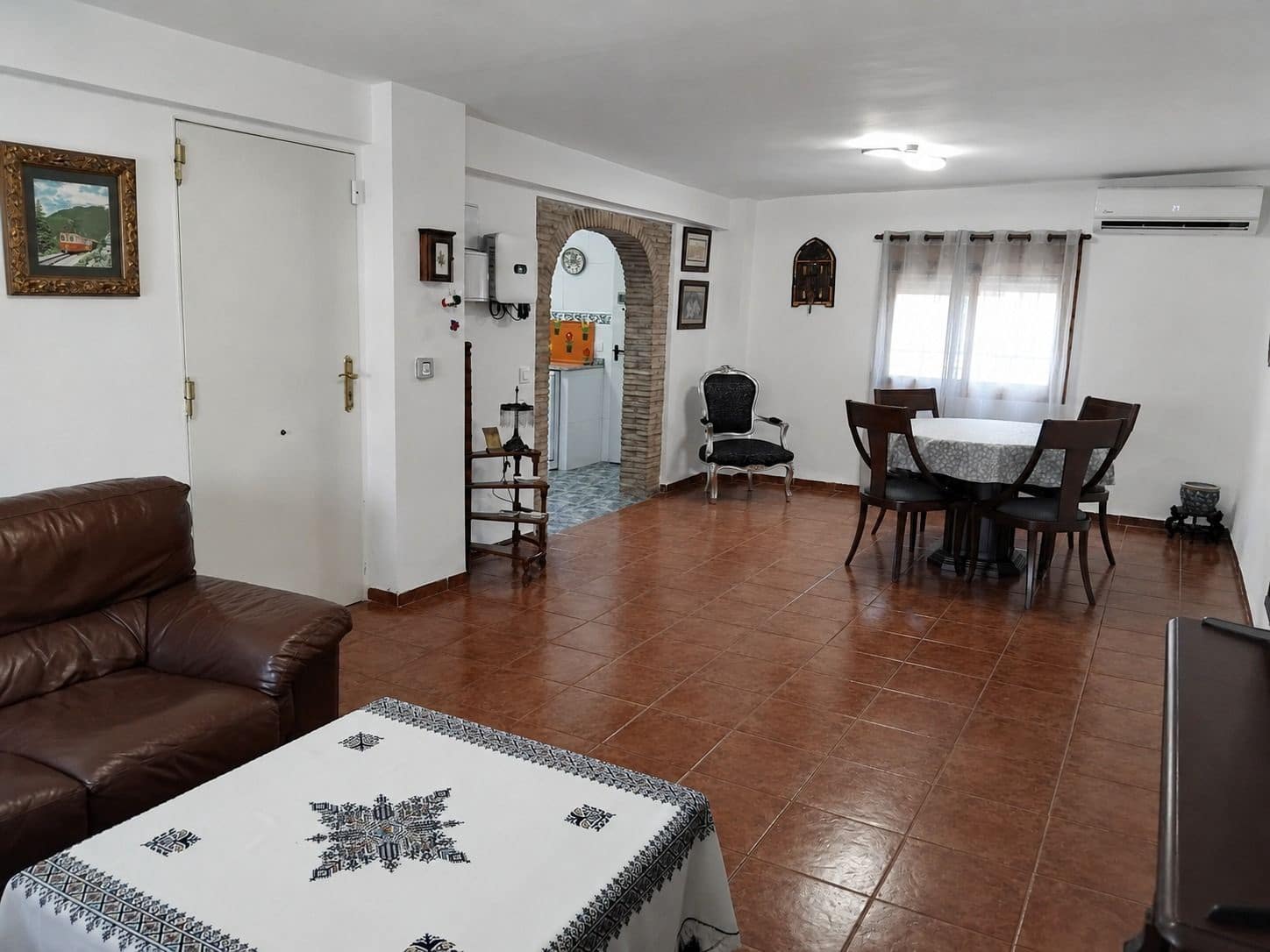 3 soverom Villa til salgs i Chiva med svømmebasseng garasje - € 260 000 (Ref: 9941728)
