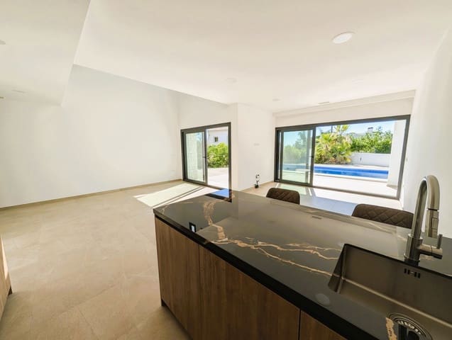 3 slaapkamer Villa te koop in Benissa met zwembad garage - € 1.175.000 (Ref: 9951035)