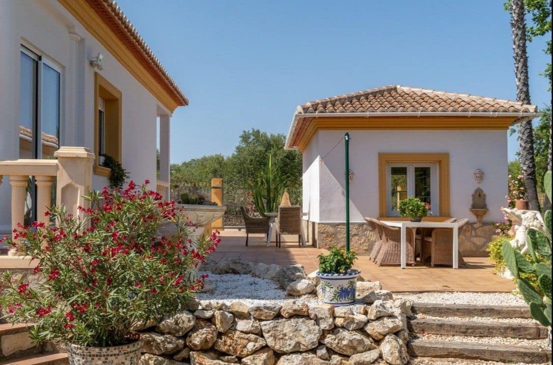 3 bedroom Villa for sale in Beniarbeig with pool garage - € 499,000 (Ref: 9966123)